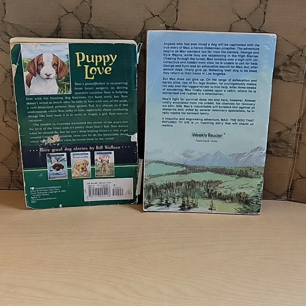 ‎8 paperback books about dogs.